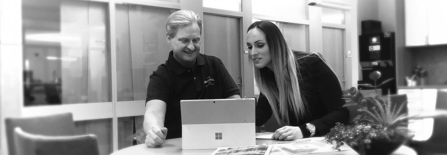 Troax and a customer discussing a safety solution